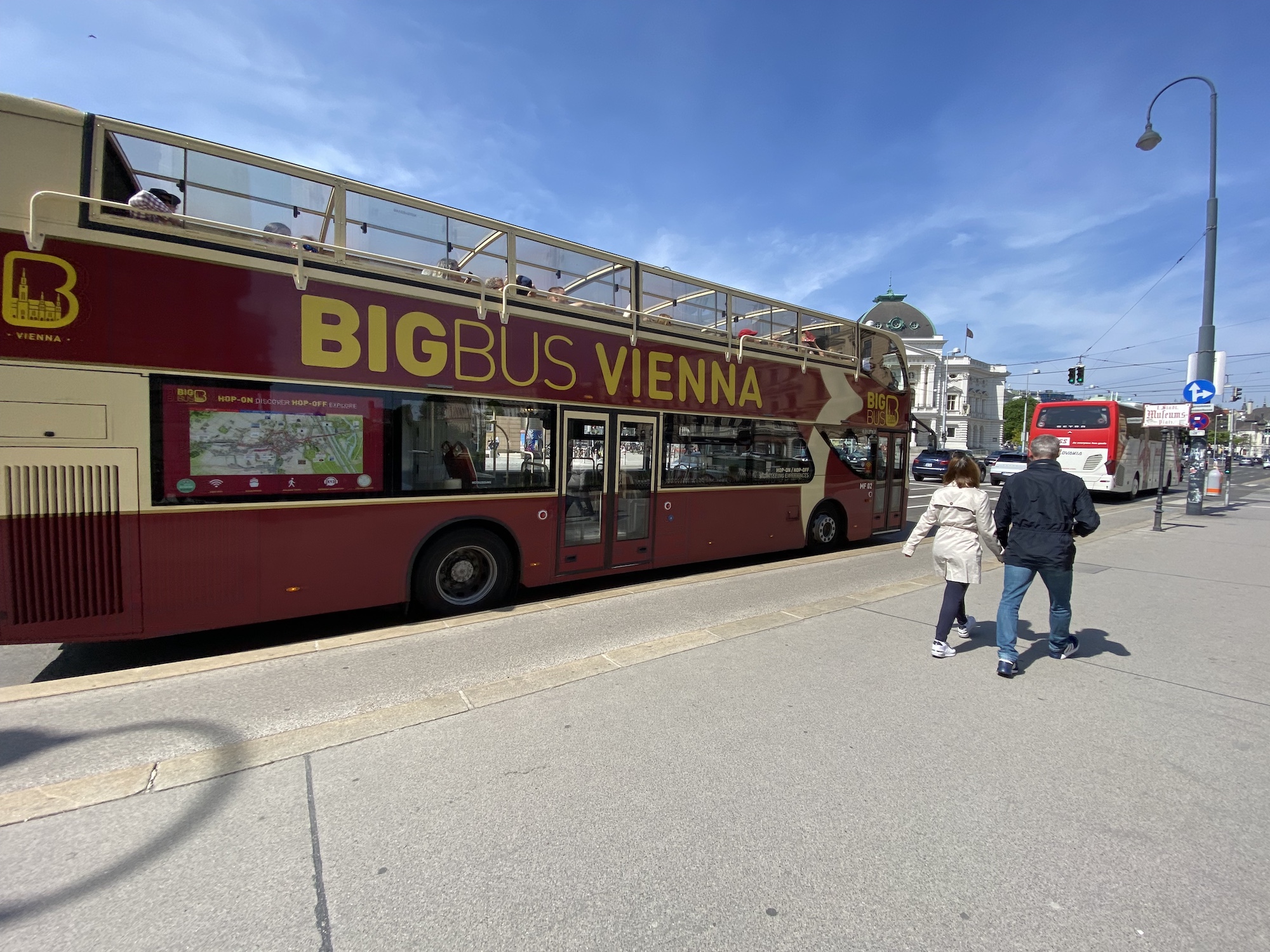Hop on hop off bus tour in Vienna hop-on hop-off bus