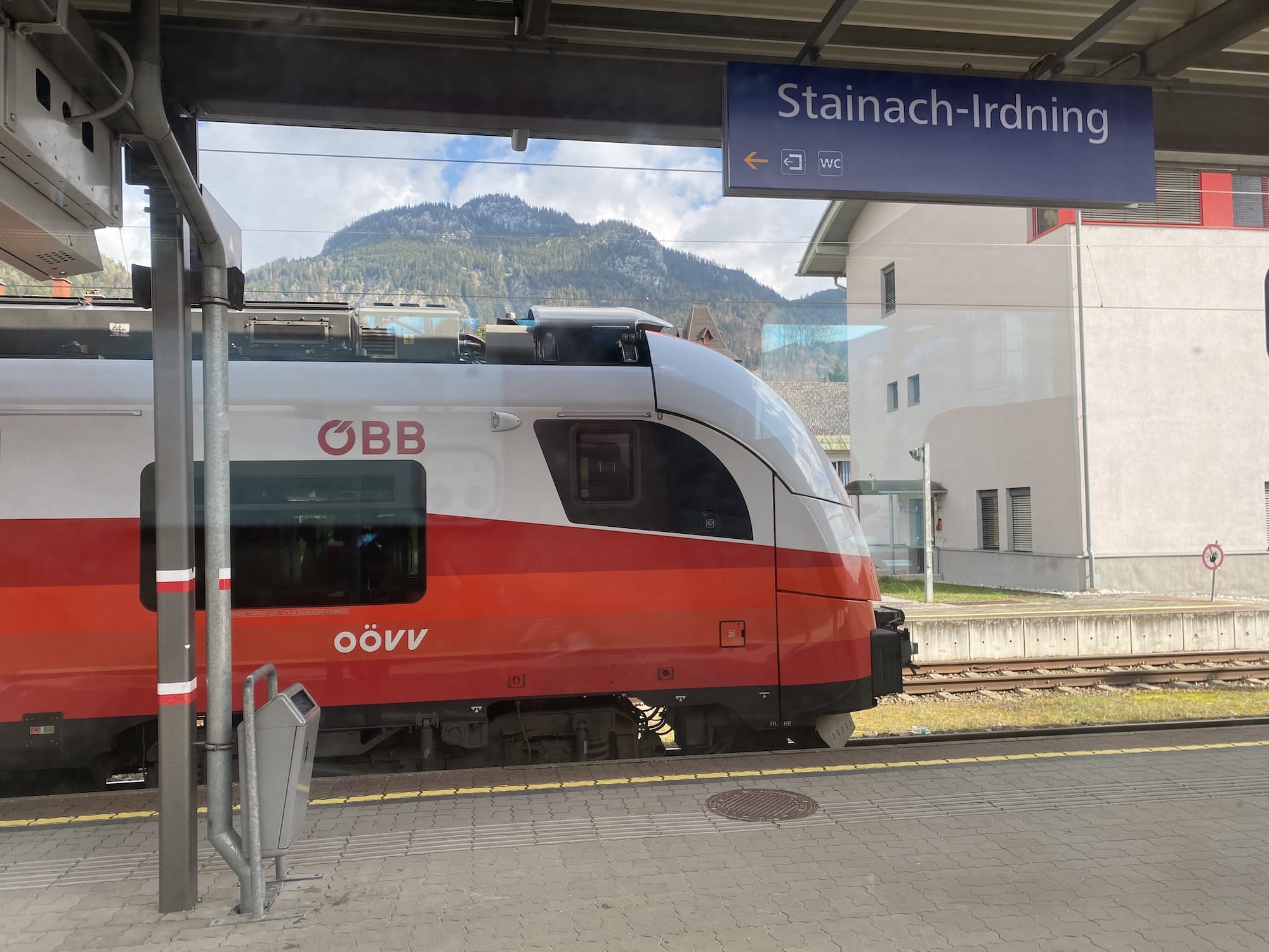 EAV-travelling-by-train-to-vienna-vme_5454 Travelling by train to Vienna