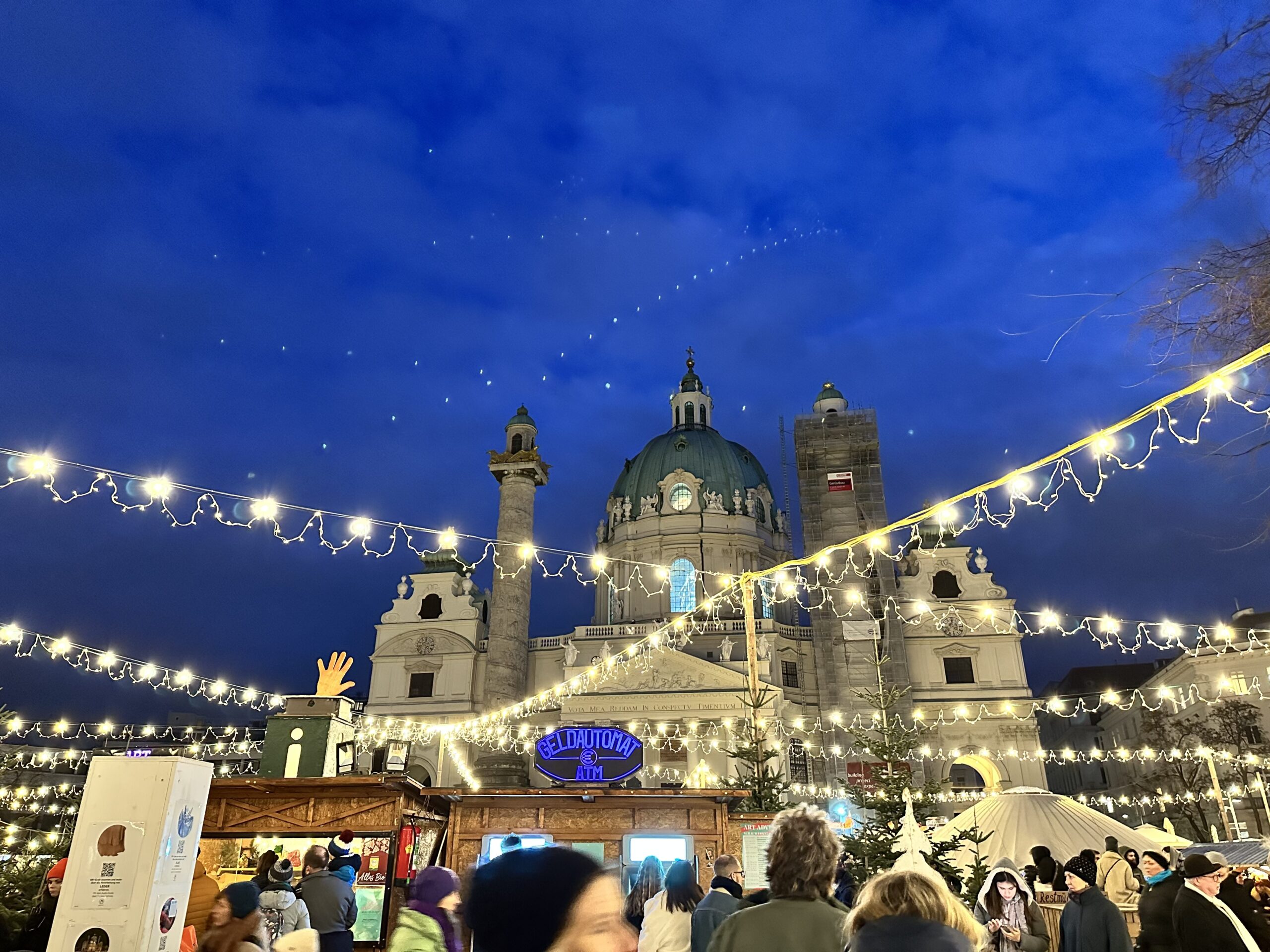 Art Advent Christmas market at Karlsplatz