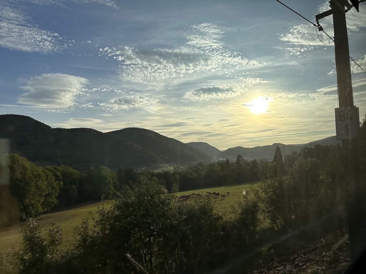EAV-travelling-by-train-to-vienna-enjoy-the-scenery-vme_4696 Enjoy the scenery when you travel by train in Austria