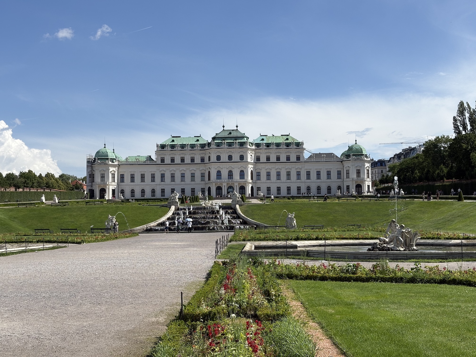 What is the best time to travel to Vienna in autumn? 