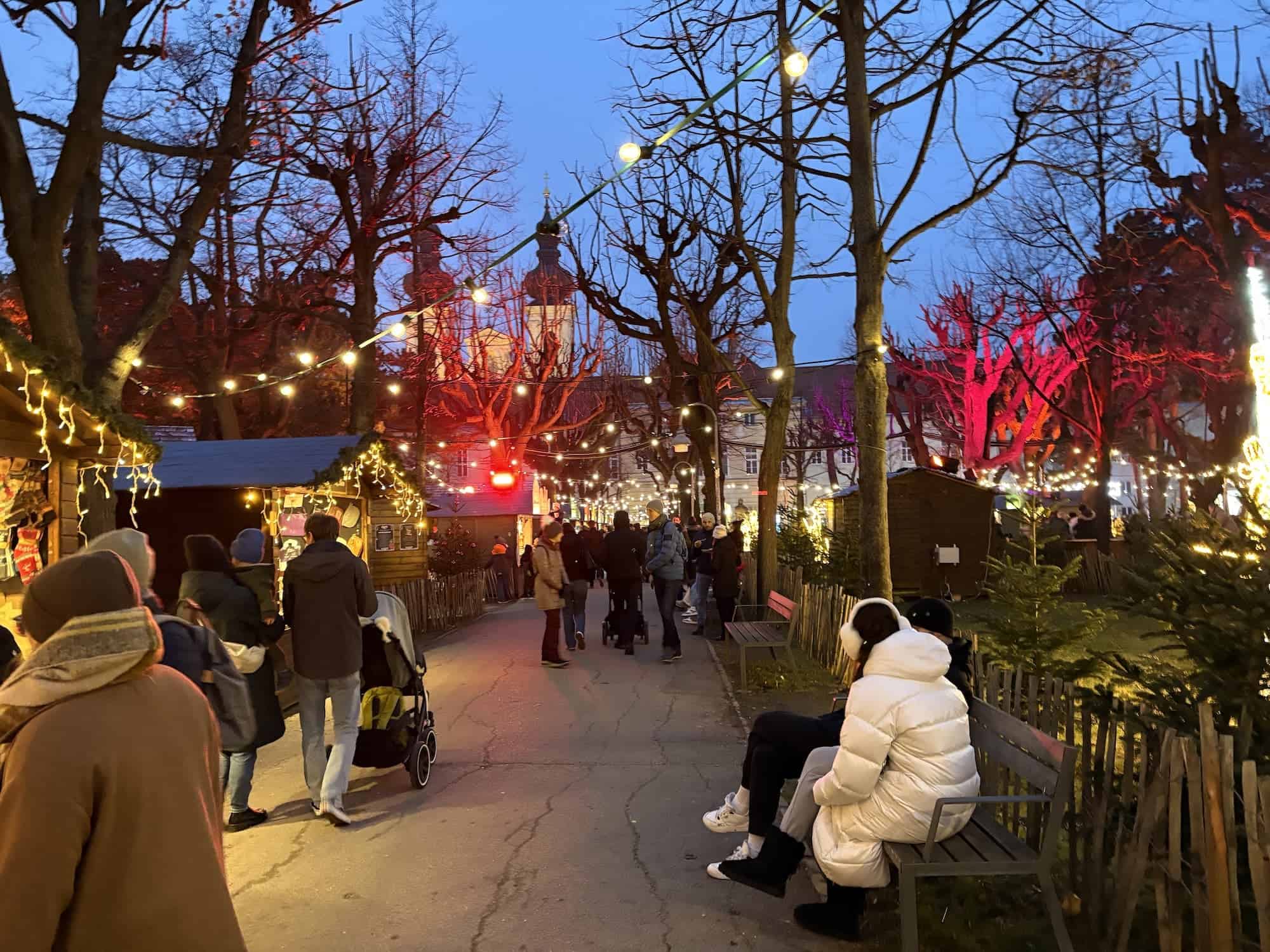 christmasmarket-alt-weiner-ukh-campus-1359 Christmas Village at Altes AKH